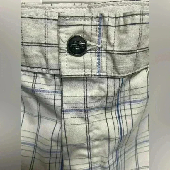 Dickie’s Men 3/4 Length White with Blue Lines Size 38 - Picture 3 of 9